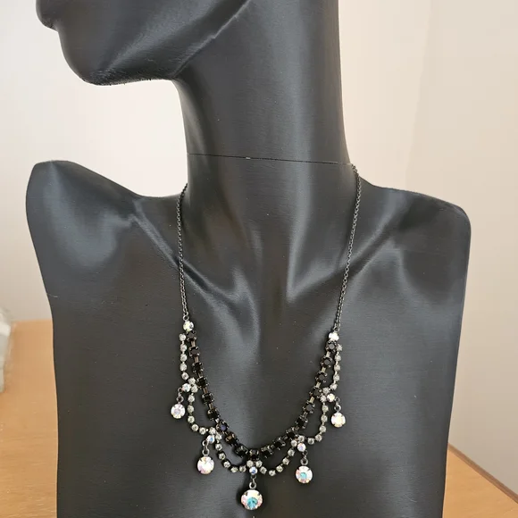 Vintage Black and Silver Crystal Necklace - Picture 2 of 3